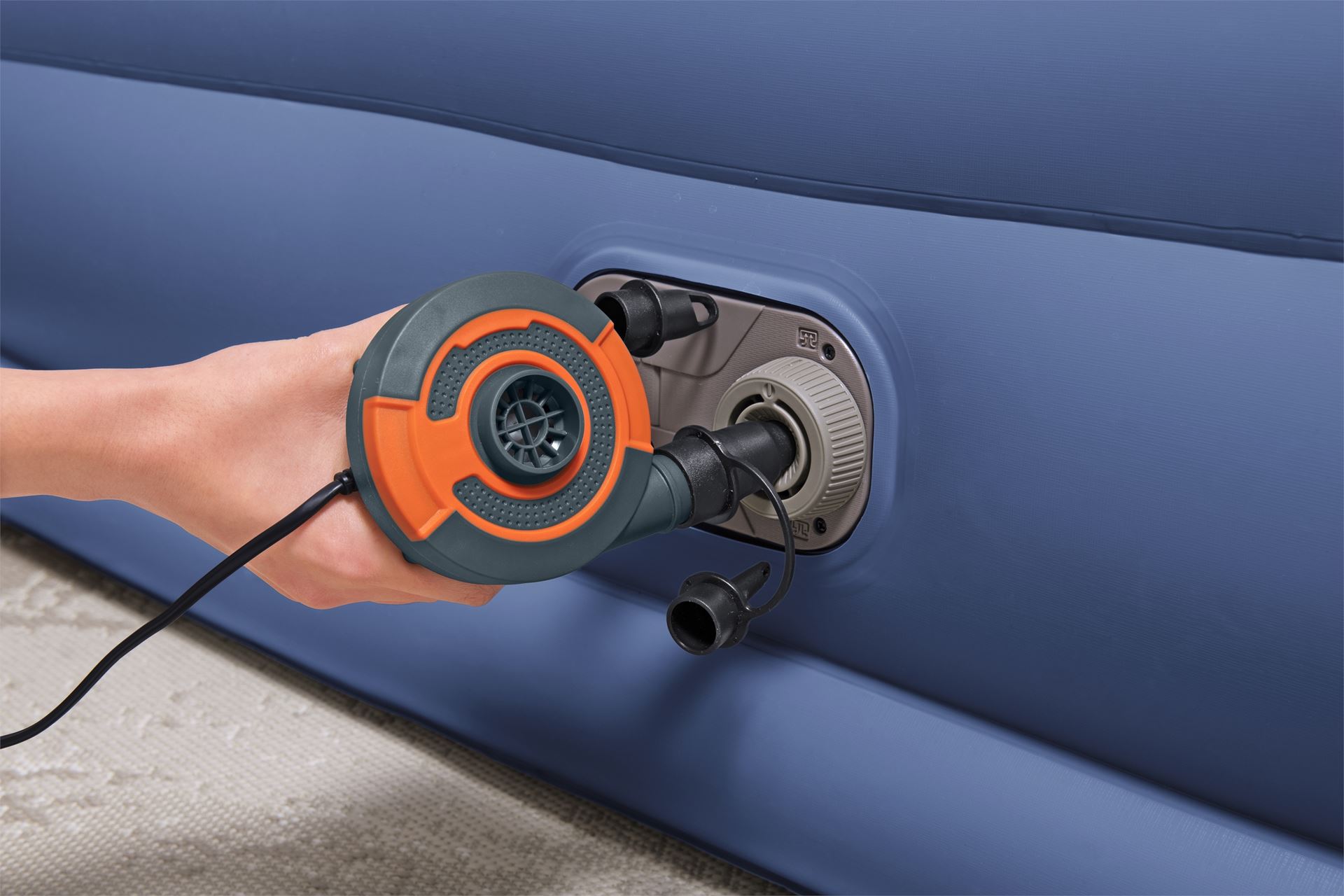 Bestway luchtbed 'Tritech Queen' - 191x97x46 cm - met ingebouwde USB pomp Bestway-1-91m-x-97cm-x-46cm-Tritech-Air-Mattress-Twin-Built-in-AC-Pump