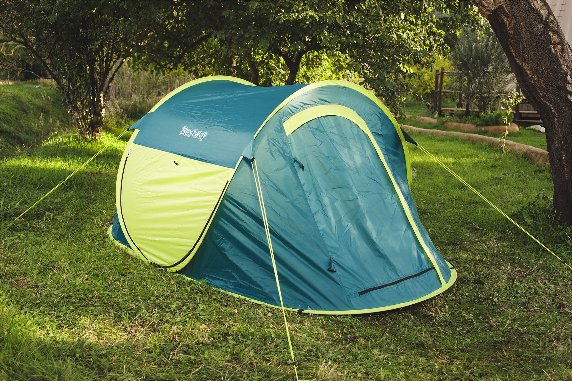 Bestway-7-9-x-57-x-39-2-35m-x-1-45m-x-1-00m-Coolmount-2-Tent