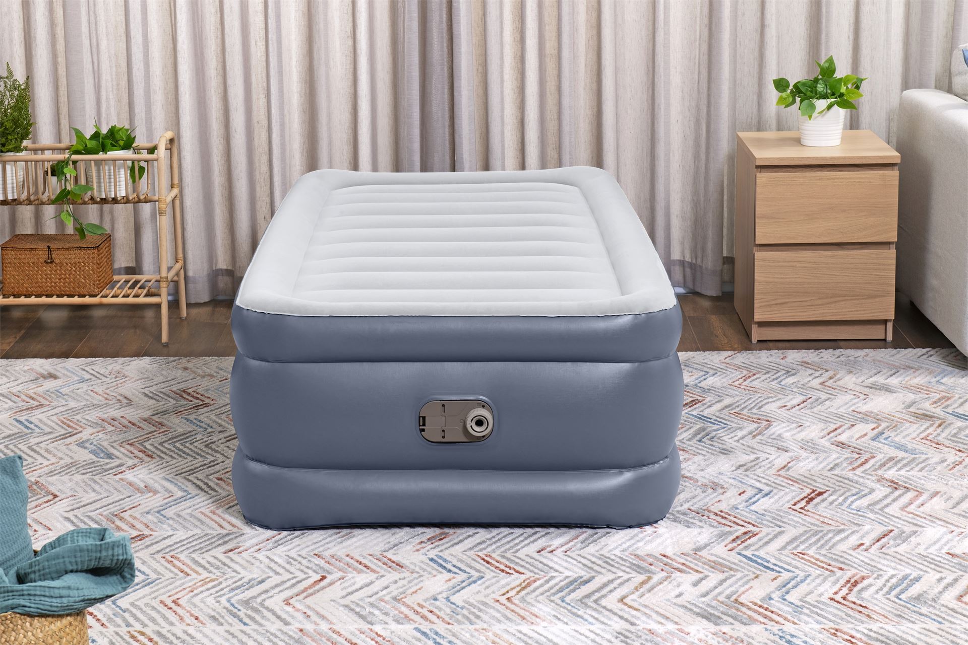 Bestway luchtbed 'Tritech Twin' - 191x97x51 cm - met zijkant, ingebouwde pomp - blauw/wit Bestway-1-91m-x-97cm-x-51cm-Tritech-Air-Mattress-Twin-Built-in-AC-Pump