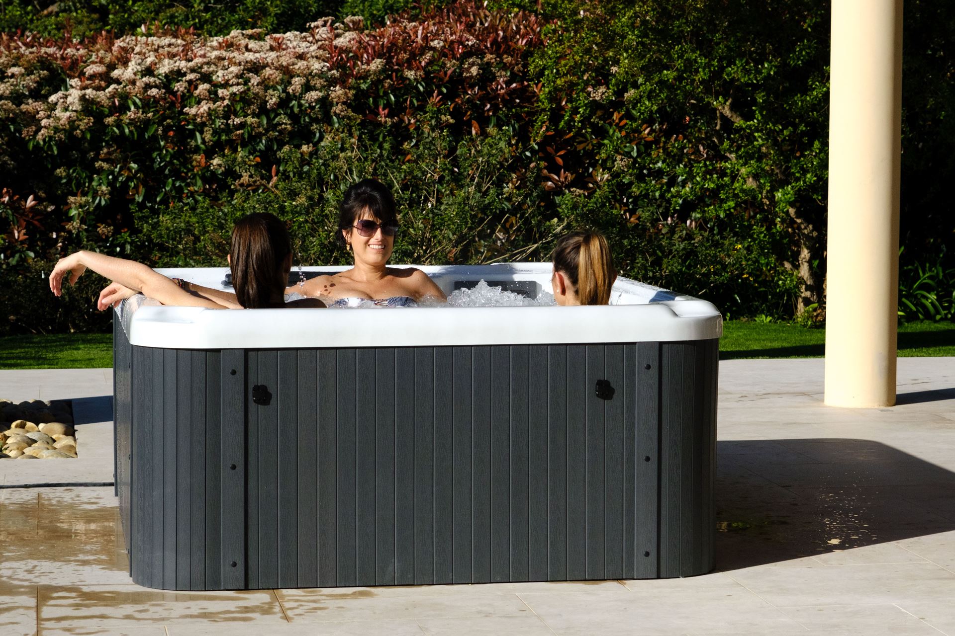 Bestway-Acryl-vaste-Hydrojet-spa-3-personen-10-jets-14-luchtstralen-210x158x75cm