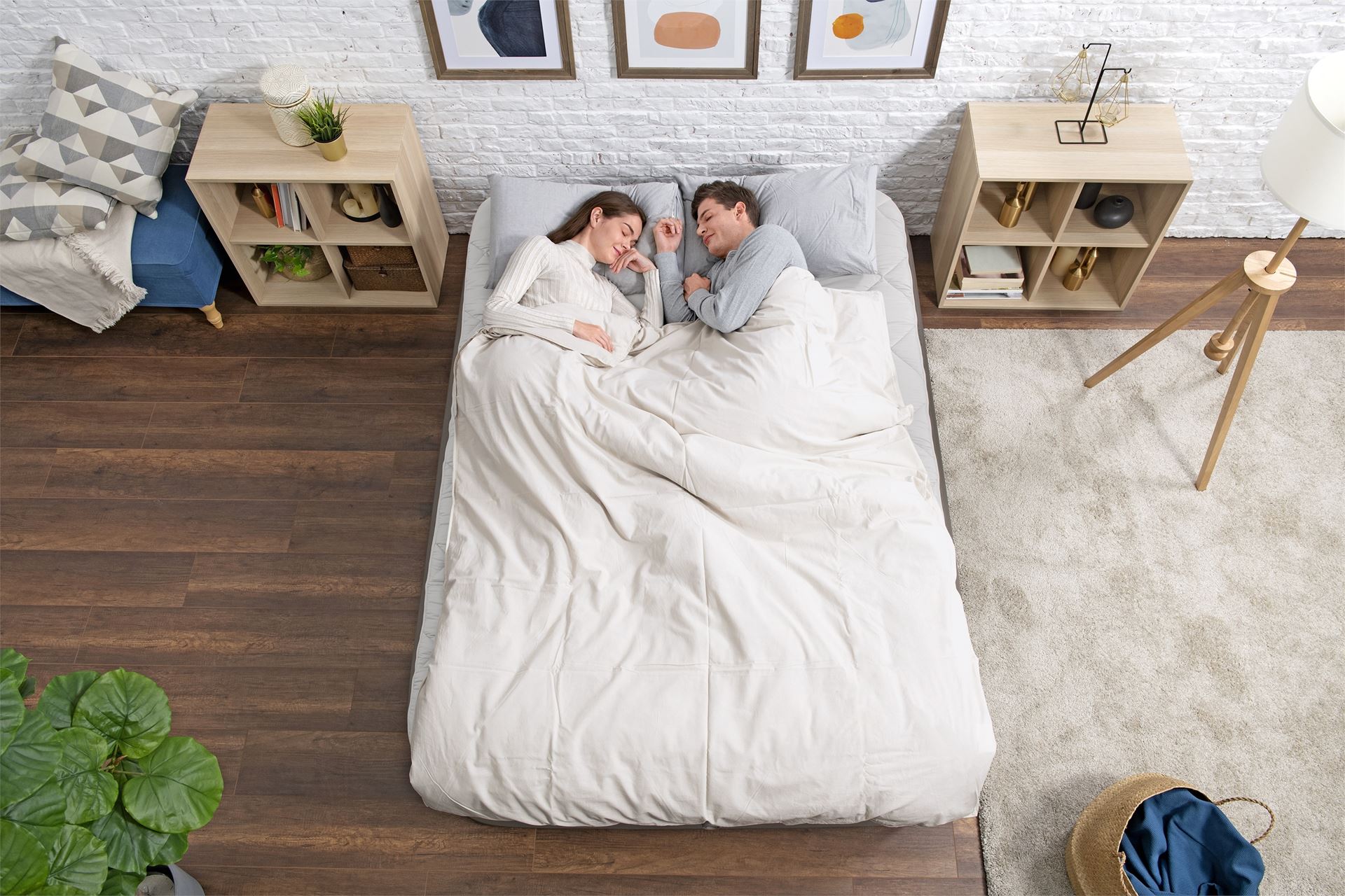 Bestway matelas d'air 'Fortech Queen' - 203x152x51 cm - avec pompe incorporée - brun/gris Bestway-2-03m-x-1-52m-x-51cm-Fortech-Duvet-Top-Air-Mattress-Queen-Built-in-AC-Pump