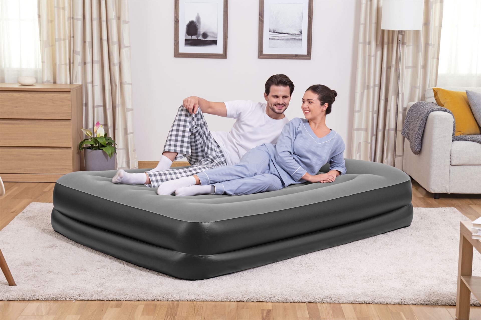 Bestway luchtbed 'Tritech Queen' - 203x152x46 cm - met ingebouwde pomp, leegloopventiel en hoofdkussen - zwart/grijs Bestway-2-03m-x-1-52m-x-46cm-Tritech-Air-Mattress-Queen-Built-in-AC-pump