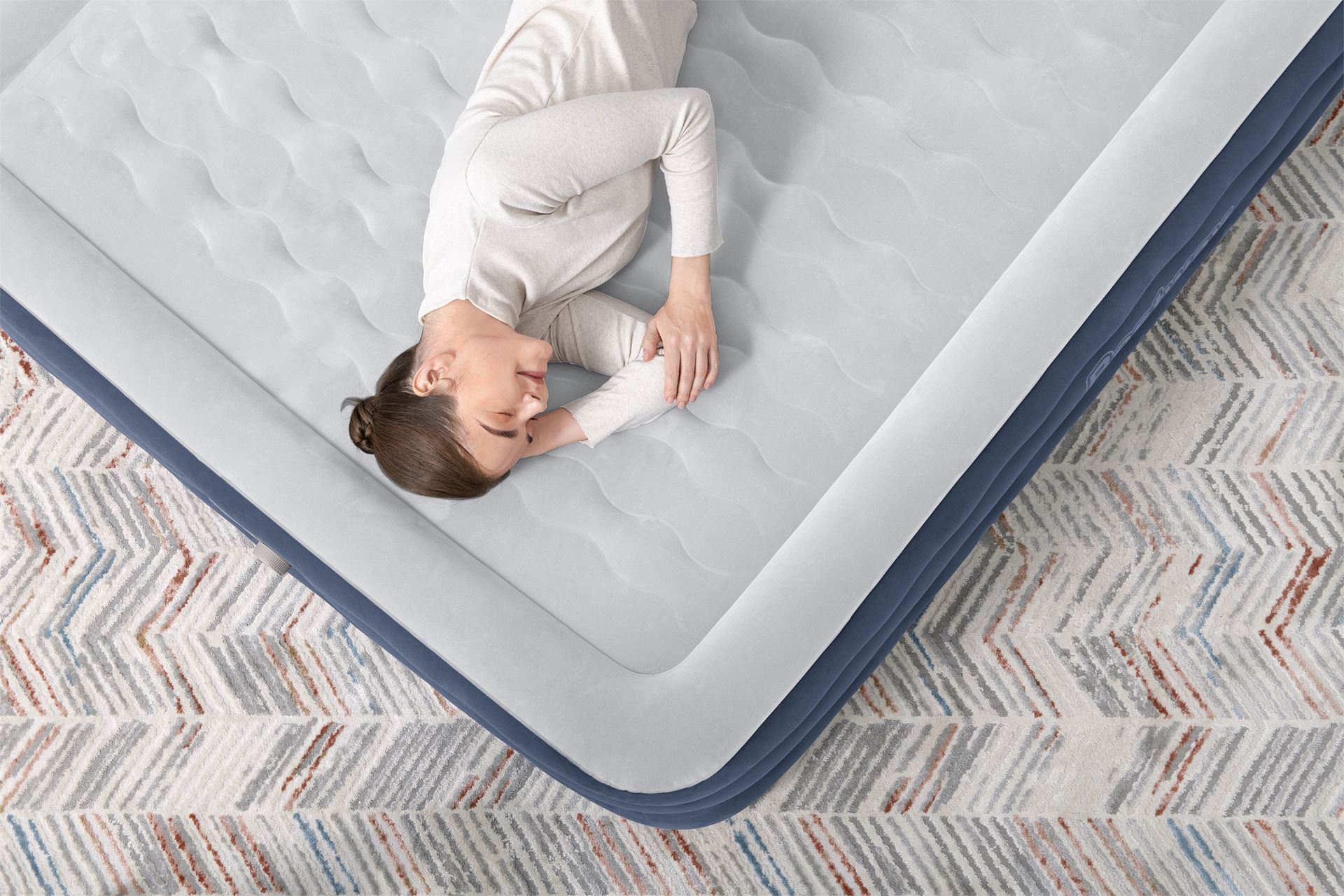 Bestway air bed 'Tritech Queen' - 203x152x51 cm - with side, built-in pump - Luxury design blue/white Bestway-2-03m-x-1-52m-x-51cm-Tritech-Truleisure-Air-Mattress-Queen-Built-in-AC-pump