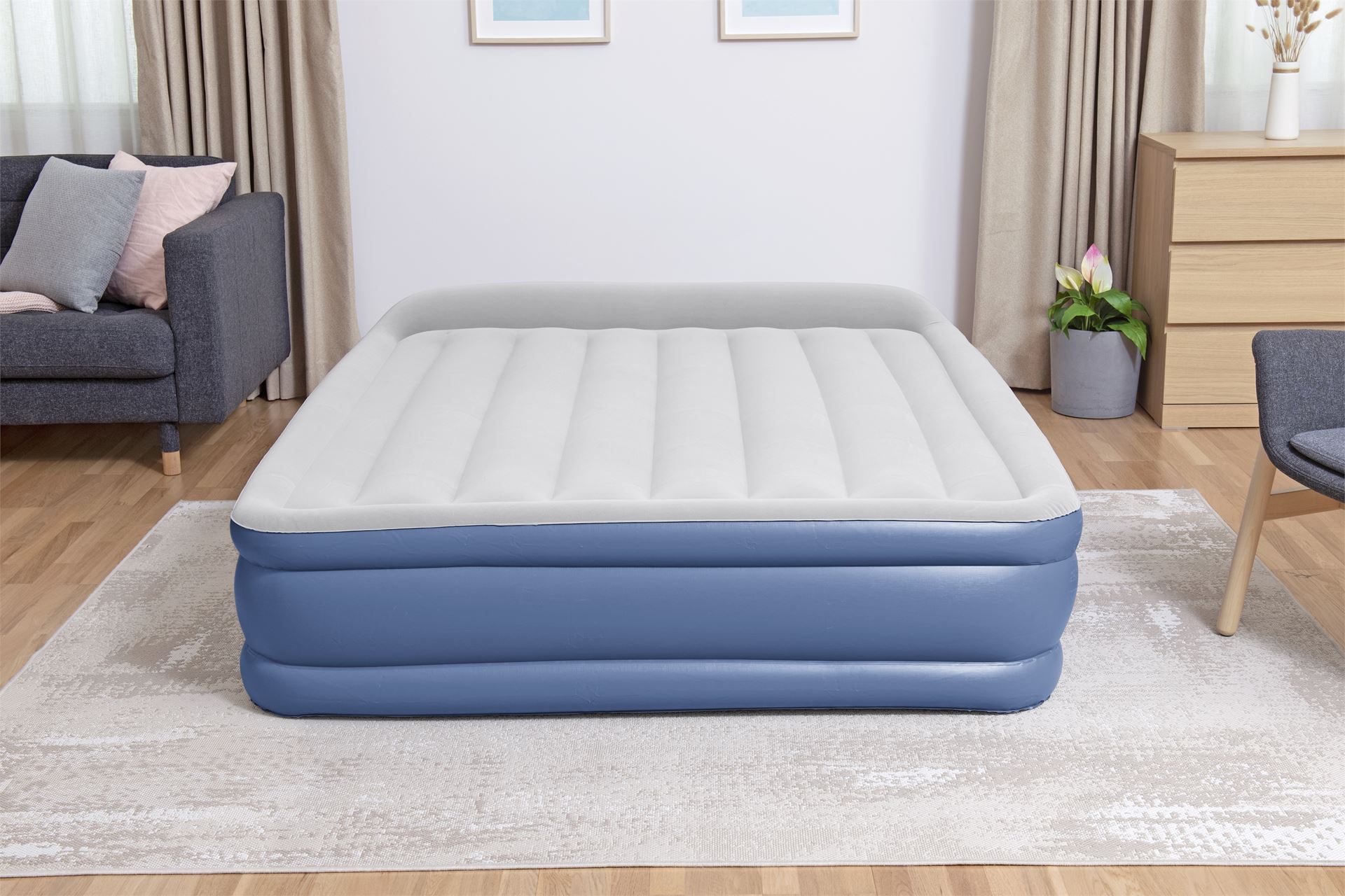 Bestway luchtbed 'Tritech Queen' - 203x152x46 cm - met zijkant, ingebouwde pomp, leegloopventiel en hoofdkussen - blauw/grijs Bestway-2-03m-x-1-52m-x-46cm-Tritech-Air-Mattress-Queen-Built-in-AC-Pump