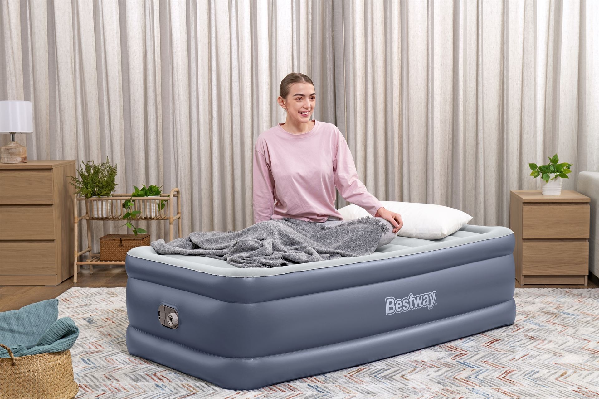 Bestway luchtbed 'Tritech Twin' - 191x97x51 cm - met zijkant, ingebouwde pomp - blauw/wit Bestway-1-91m-x-97cm-x-51cm-Tritech-Air-Mattress-Twin-Built-in-AC-Pump