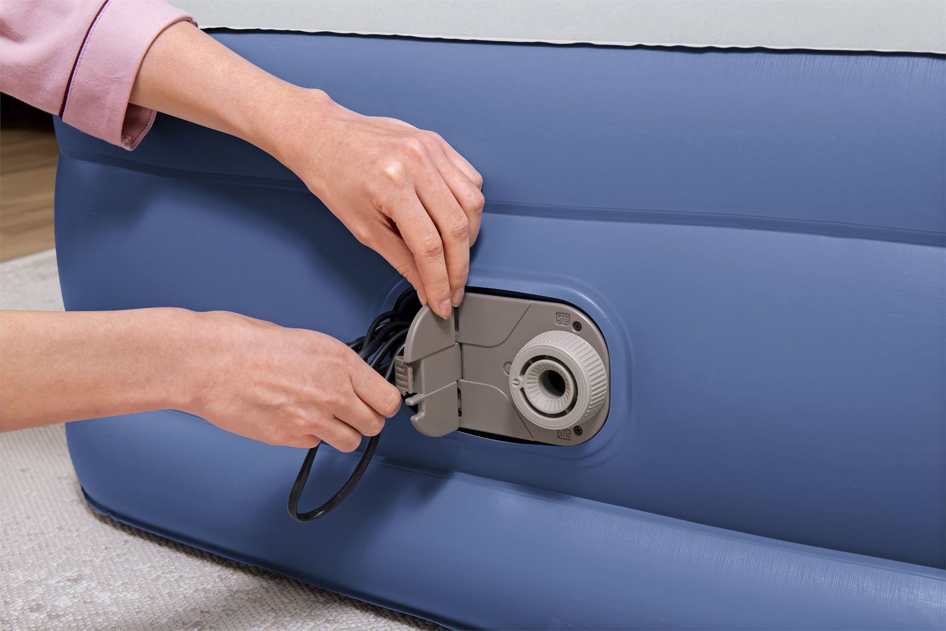 Bestway luchtbed 'Tritech Queen' - 191x97x46 cm - met ingebouwde USB pomp Bestway-1-91m-x-97cm-x-46cm-Tritech-Air-Mattress-Twin-Built-in-AC-Pump
