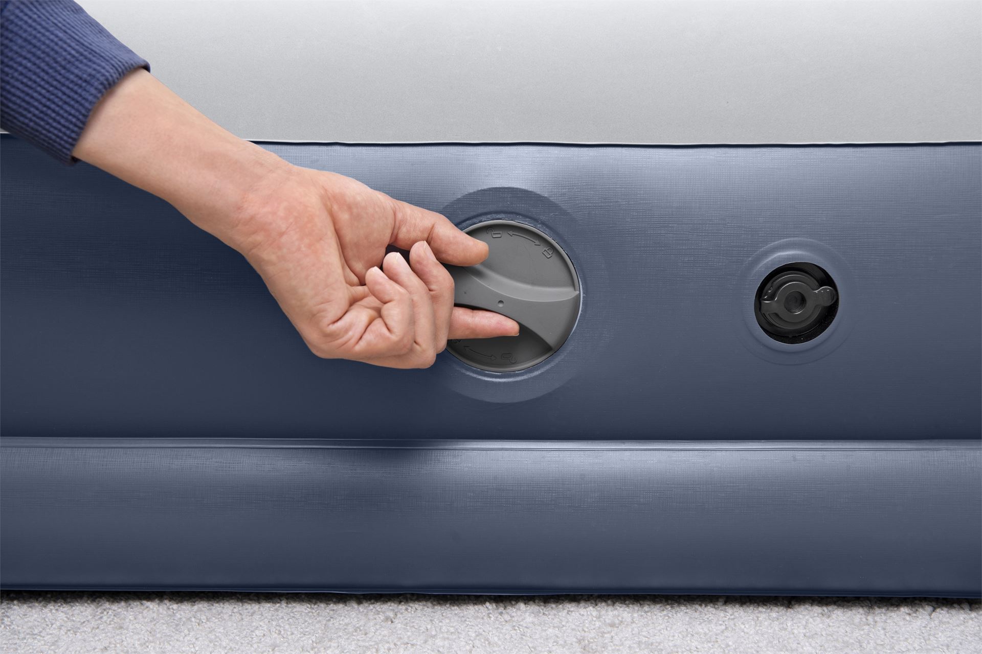 Bestway-2-03m-x-1-52m-x-36cm-Tritech-Air-Mattress-Queen-Built-in-Rechargeable-Pump